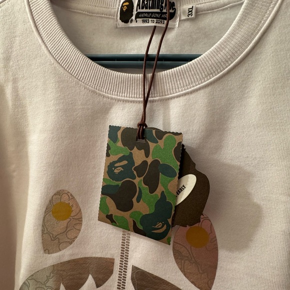 Bape x Hajime Sorayama Shark Crewneck - Picture 3 of 8